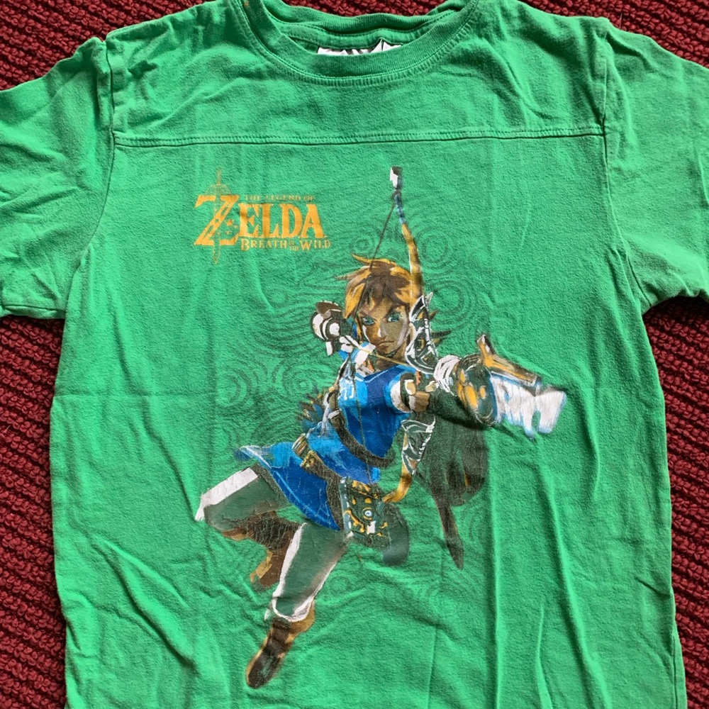 Boys M Zelda Breath of the Wild t-shirt